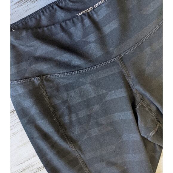 Old Navy Athletic Cropped Yoga Pants Sz Small - Picture 4 of 6